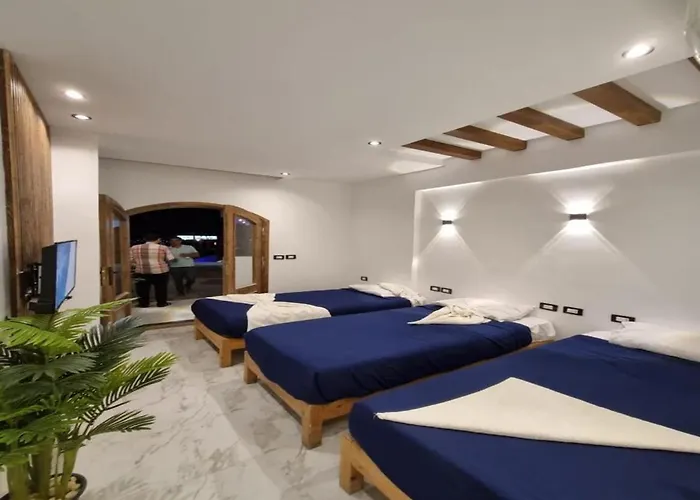 Penguin Village 3*