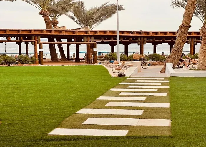 Penguin Village Hotel 3*