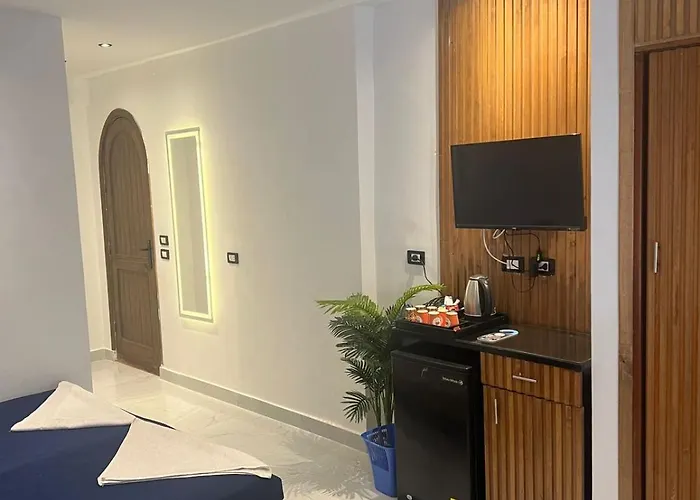 Penguin Village Отель 3*